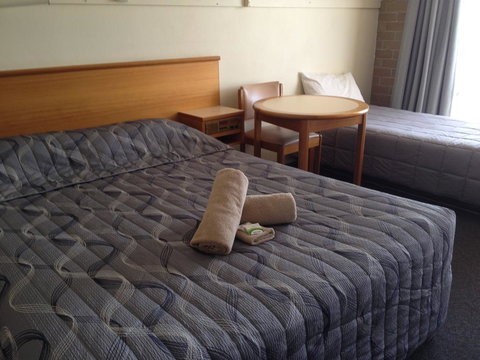 Town Centre Motor Inn - Accommodation Daintree 2