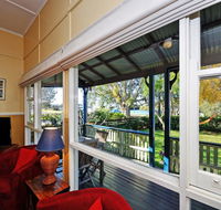 Traditional Three Bedroom Home with Water Views - Accommodation Daintree