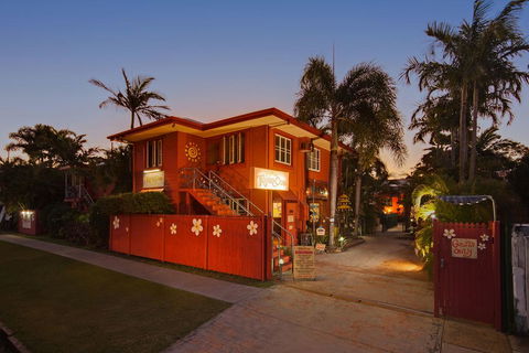 Travellers Oasis - Accommodation Daintree 0