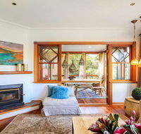 Treetops - elegant inviting designer cedar home - Accommodation Daintree