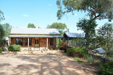 Trestrail Cottage B & B - Accommodation Daintree 0