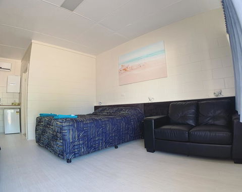 Tropical City Motor Inn - Accommodation Daintree 2