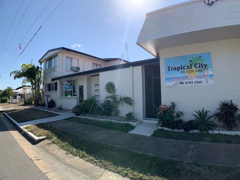 Tropical City Motor Inn - Accommodation Daintree 0