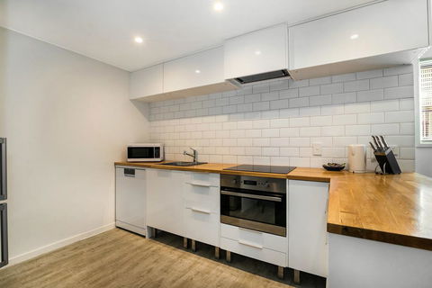 Tropical Townhouse With Two Courtyards And Pool - Accommodation Daintree 3