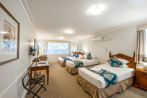 Twin Towers Inn - Accommodation Daintree 1