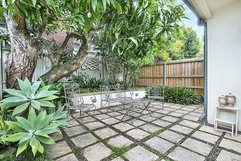 Two Bedroom Apartment Edwin Street - Accommodation Daintree 2