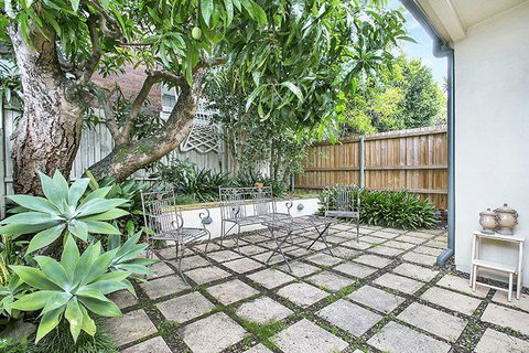 Two Bedroom Apartment Edwin Street - Accommodation Daintree 2