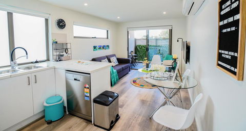 U101 Brunswick Living Brand New Deluxe Balcony Apartment Close To Airport And CBD - Accommodation Daintree 0
