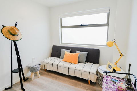 U101 Brunswick Living Brand New Deluxe Balcony Apartment Close To Airport And CBD - Accommodation Daintree 1