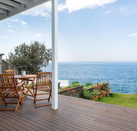 Unbelievable Clifftop Townhouse with Ocean Views - Accommodation Daintree