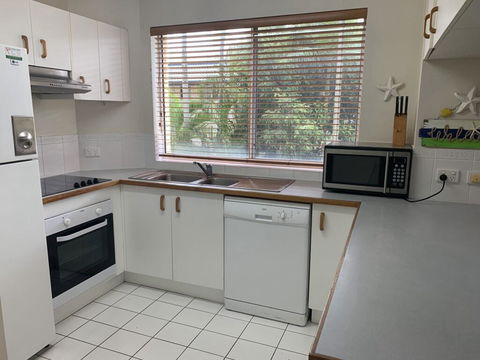 Unit 3 'Kings Cove', Kings Beach - Accommodation Daintree 2