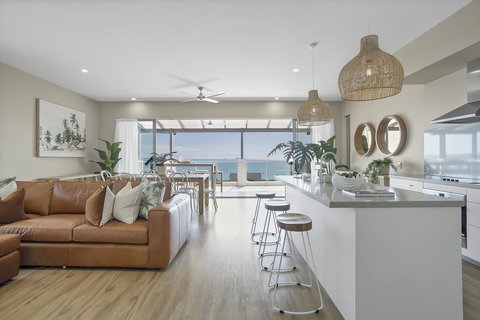 UNIT 35 Whitsundays - Accommodation Daintree 0