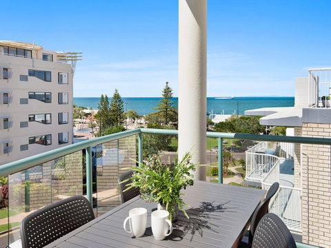 Unit 7 Fair Haven, Kings Beach - Excellent Views! - Accommodation Daintree 1
