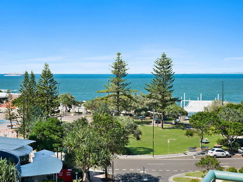 Unit 7 Fair Haven, Kings Beach - Excellent Views! - Accommodation Daintree 0