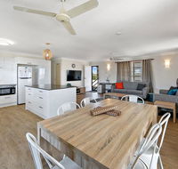 Upstairs and Downstairs - 81 Denman Camp Rd - Accommodation Daintree