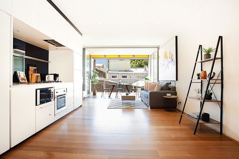 Urban Rest - Riley St - Accommodation Daintree 0