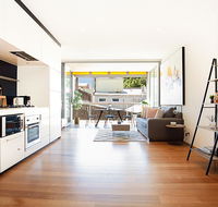 Urban Rest - Riley St - Accommodation Daintree