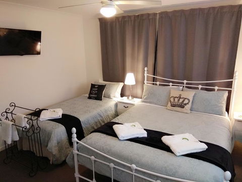 Victoria At Redcliffe Bed & Breakfast - Accommodation Daintree 1