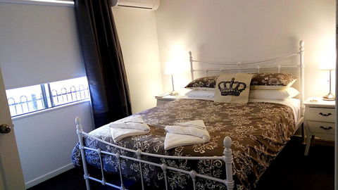 Victoria At Redcliffe Bed & Breakfast - Accommodation Daintree 2