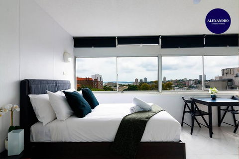 Views To Die For// Studio Rushcutters Bay // Free Parking - Accommodation Daintree 0