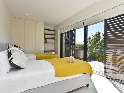 Villa Positano Waterside At Trinity Point - Accommodation Daintree 1