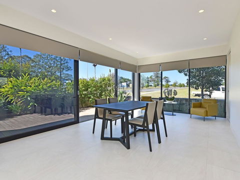 Villa Sorrento Waterside At Trinity Point - Accommodation Daintree 1