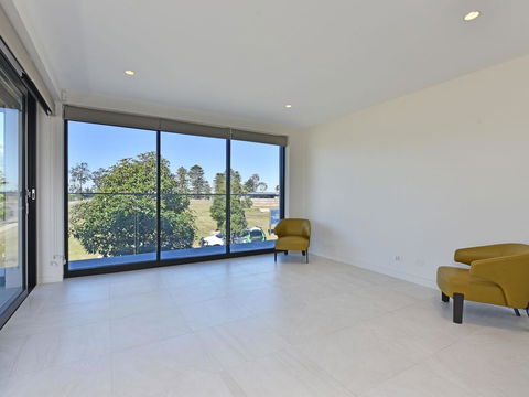 Villa Sorrento Waterside At Trinity Point - Accommodation Daintree 3