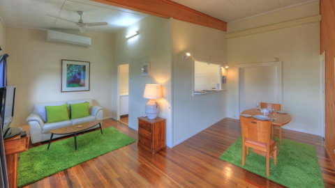 Village Stays Coldstream Gallery Apartment - Accommodation Daintree 0