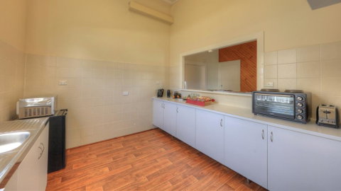 Village Stays Coldstream Gallery Apartment - Accommodation Daintree 2