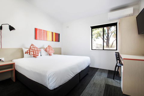 Villawood Hotel - Accommodation Daintree 0
