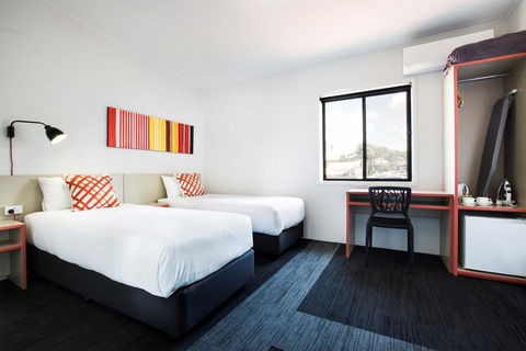 Villawood Hotel - Accommodation Daintree 2