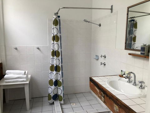 Vine Valley Inn - Accommodation Daintree 1
