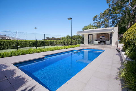 Vue De La Mer Luxury Family Retreat With Tennis Court, Pool, Spa, Water Views - Accommodation Daintree 3