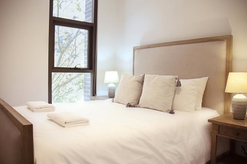 Walking To Darling Harbour, Townhall, QVB,ICC. - Accommodation Daintree 3