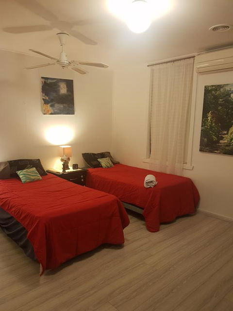 Warm Friendly Family Environment In Braybrook - Accommodation Daintree 0