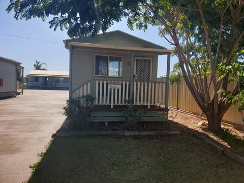 Warrego Motel - Accommodation Daintree 2