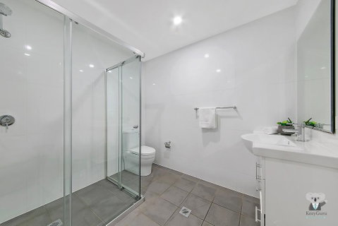 WARRICK FRAM 3 BEDS APT FREE PARKING WALK TO WESTFIELD CLOSE TO HOSPITAL NWF003 - Accommodation Daintree 3