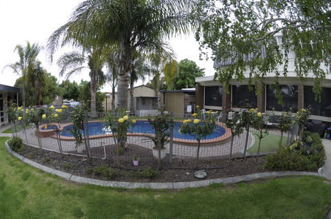 Warrina Motor Inn - Accommodation Daintree 3