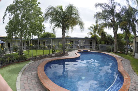 Warrina Motor Inn - Accommodation Daintree 0