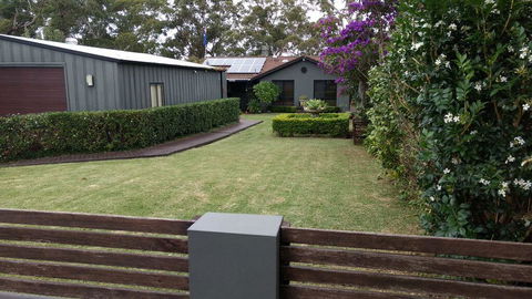 Waterfront Jervis Bay Escape Cooinda - Accommodation Daintree 1
