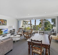 Waterfront resort living with space for the family - Accommodation Daintree