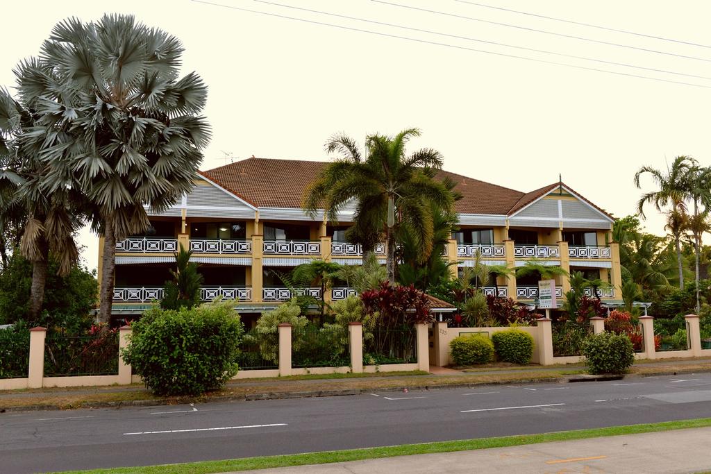 Manoora QLD Accommodation Daintree