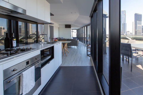 Flinders Luxury Penthouse - Accommodation Daintree 15