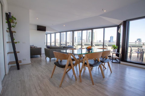 Flinders Luxury Penthouse - Accommodation Daintree 0