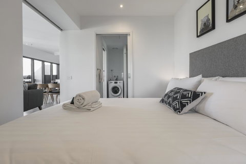 Flinders Luxury Penthouse - Accommodation Daintree 7