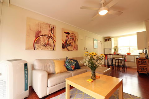 Colour Pop Fitzroy - 3 Bedroom Pet Friendly - Accommodation Daintree 4