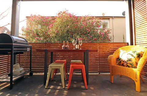 Colour Pop Fitzroy - 3 Bedroom Pet Friendly - Accommodation Daintree 8