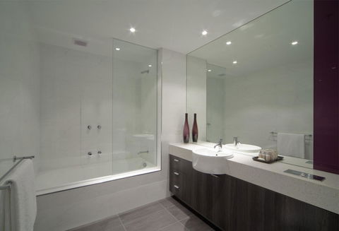 Tyrian Serviced Apartments Fitzroy - Accommodation Daintree 8