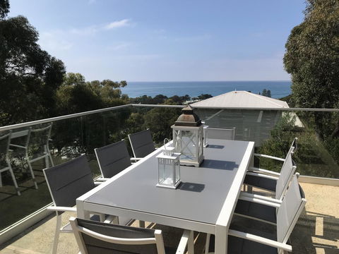 Lorne Sea View Terrace House - Accommodation Daintree 18