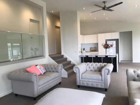 Lorne Sea View Terrace House - Accommodation Daintree 0